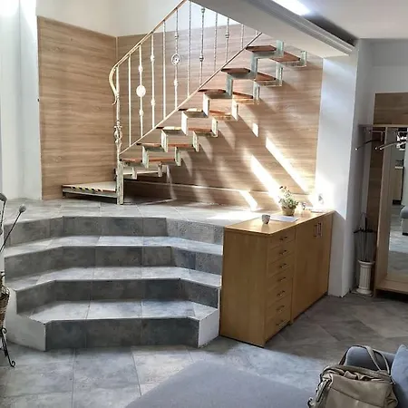 Central City Apartman Apartman *
